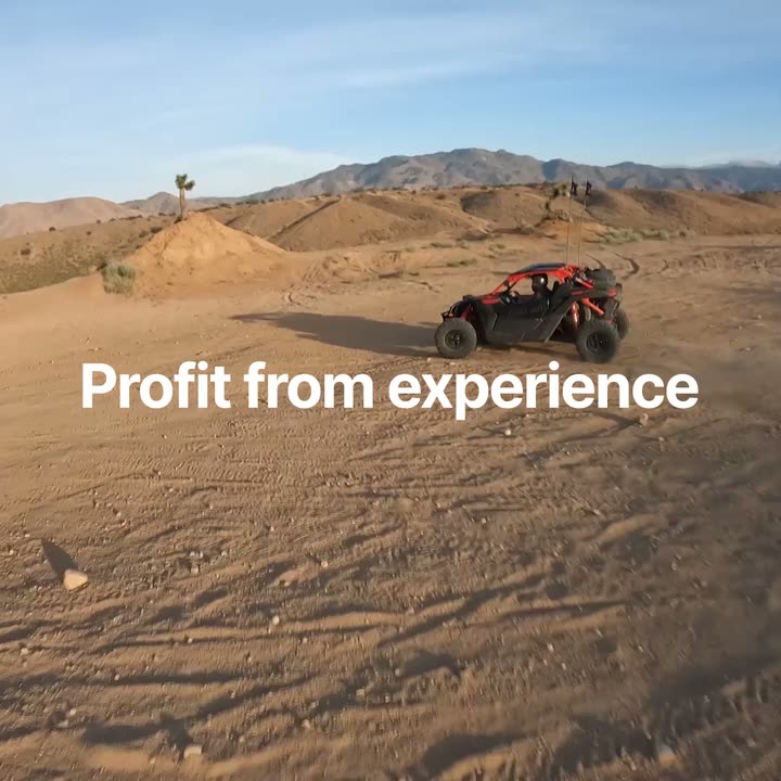 A sixteen-second film of travellers' experiences — a desert buggy tour, a pizza-making class, a mountain bike ride and Chichén Itzá — each with the message that suggested it, under the line "Profit from experience"